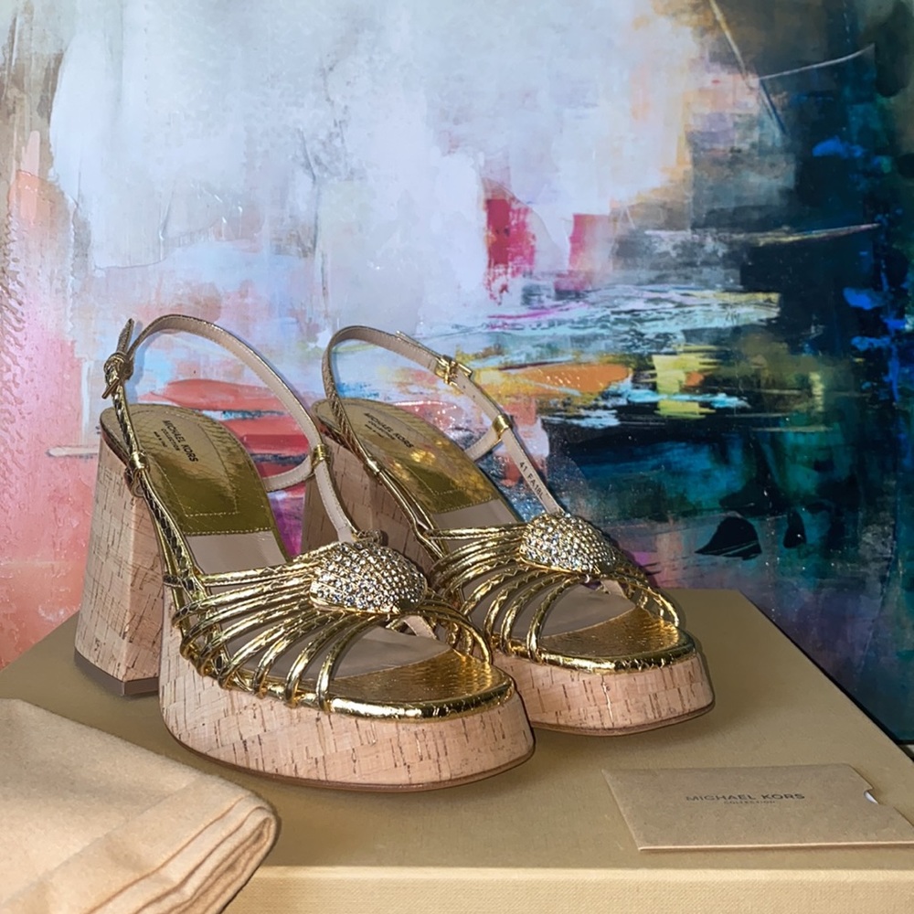 NEW Michael Kors Buffy Embellished Metallic Seashell Platform Sandal - Picture 2 of 7